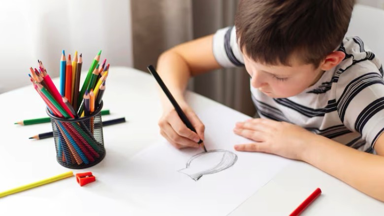 Internet Reacts to 9-Year-Old’s Hilariously Brutal Childhood Drawing of Parents