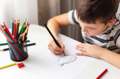 Internet Reacts to 9-Year-Old’s Hilariously Brutal Childhood Drawing of Parents